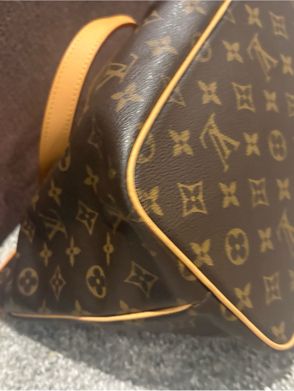 Louis Vuitton - Picture 11 of 16